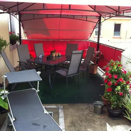 Schuetzen Szálloda *